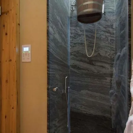 5br Elegant Gestaltete Mit Sauna Apartman